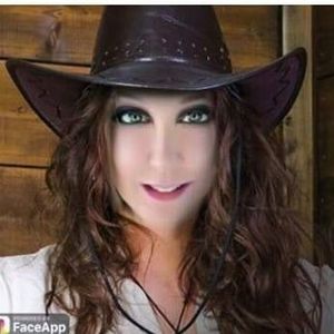 Meet your Posher, Debbie bentley